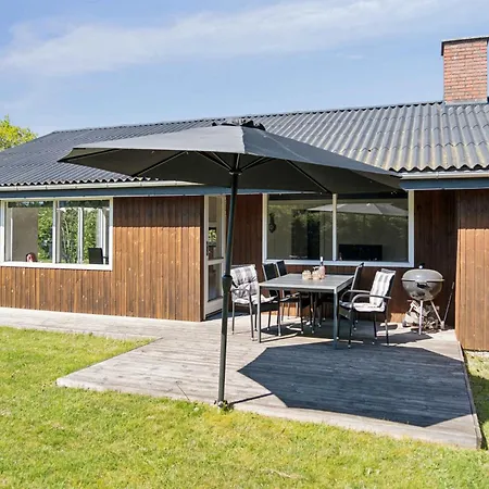 Cozy In Peaceful Surroundings Ferienhaus Hals